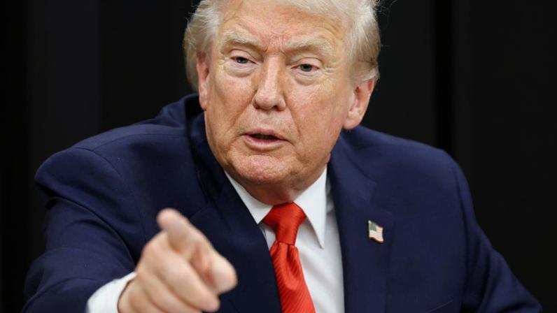 10/01/2026 - Trump diz que Estados Unidos “estão prontos para ajudar o Irã. Foto: REUTERS/Jonathan Ernst