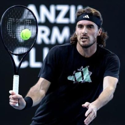 Tsitsipas admite cogitar encerrar carreira por lesão nas costas