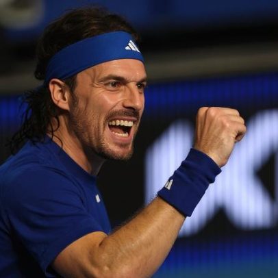 Tsitsipas vence e Grécia confirma 3 a 0 sobre o Japão