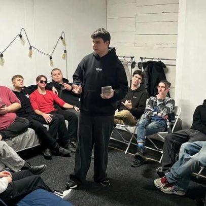 Pastor ucraniano deslocado ministra jovens perdidos pela guerra