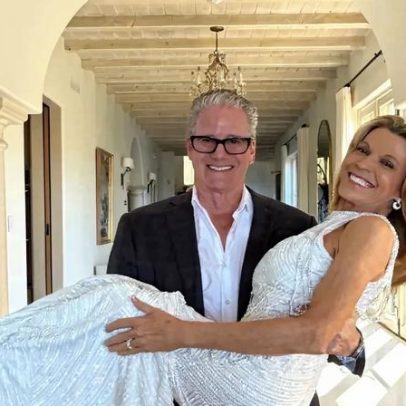 Vanna White casa-se com parceiro de longa data em cerimônia privada