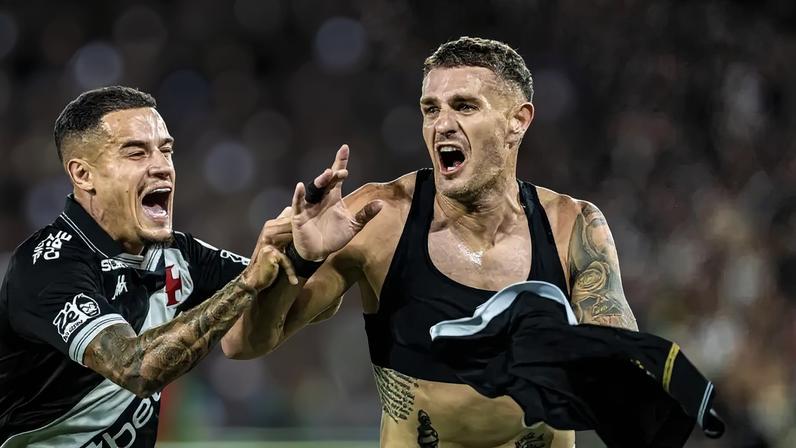 Vegetti, do Vasco, comemora seu contra o Fluminense pela Copa do Brasil