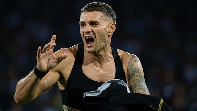 Vegetti, do Vasco, comemora seu contra o Fluminense pela Copa do Brasil