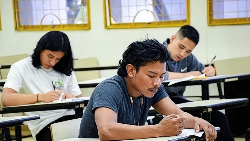 Ao todo, 2.037 candidatos de diversas etnias e regiões do país disputam vagas no ensino superior
