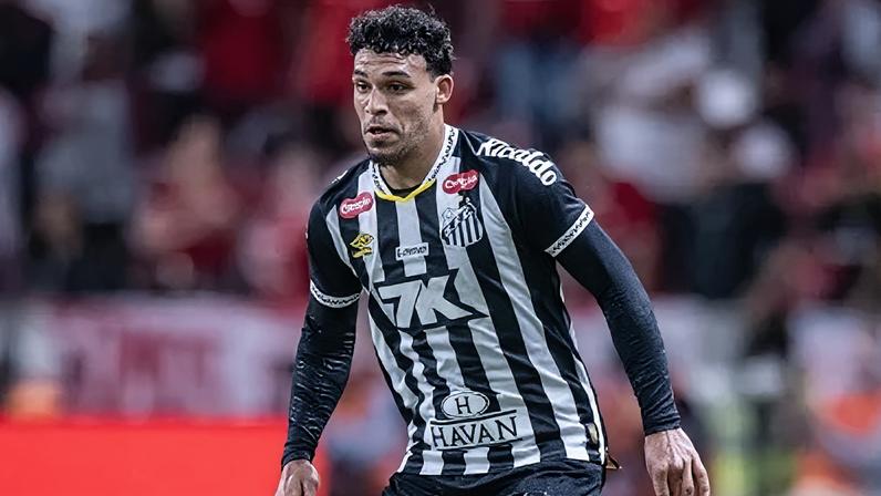 Victor Hugo em partida do Santos no Brasileirão