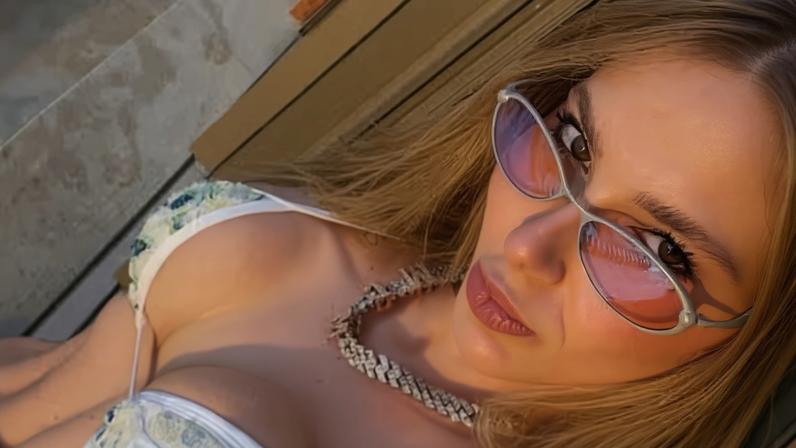 Virginia Fonseca posa de biquíni em hotel luxuoso de Dubai — Foto: Reprodução/Instagram