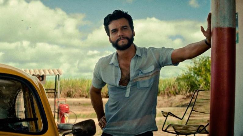 Wagner Moura em cena de 'O Agente Secreto', premiado ontem no Globo de Ouro
