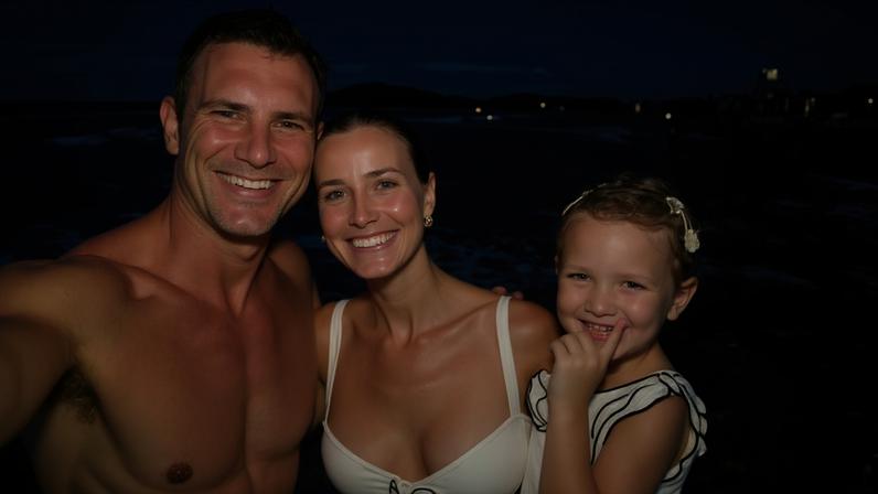Renata Kuerten entre o marido, o empresário Beto Senna, e a filha, Lorena, de 3 anos — Foto: Reprodução/Instagram