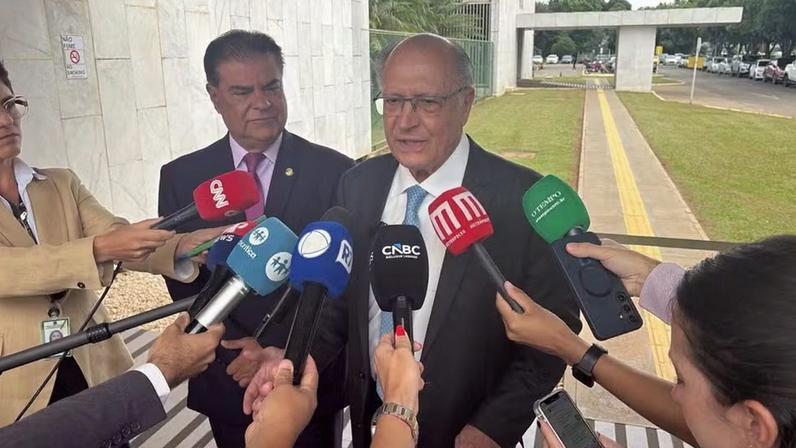 Alckmin concede entrevista a jornalistas sobre acordo Mercosul-UE — Foto: Erick Rianelli/GloboNews