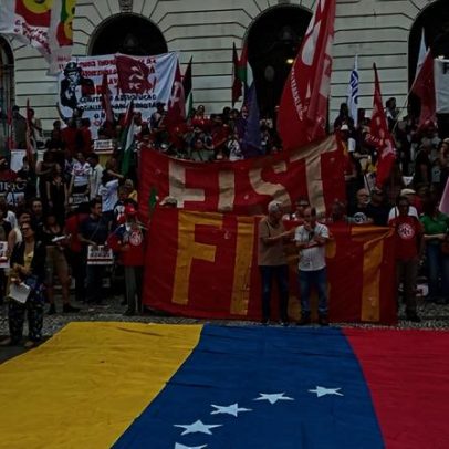 Protesto na Cinelândia contra o sequestro de Nicolás Maduro