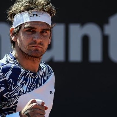 Wild vence duelo sul-americano e avança no quali de Melbourne