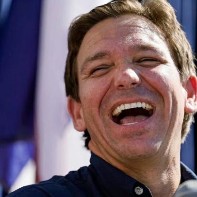 DeSantis perde aposta com Hurricanes e deve torta de limão e caranguejos