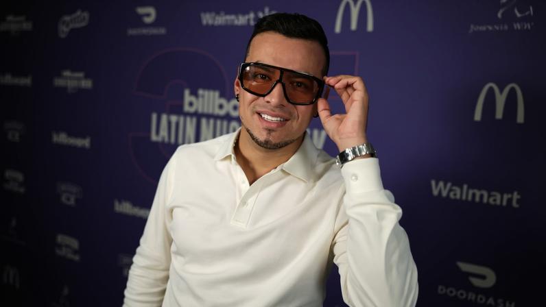 Colombian singer Yeison Jiménez died in a plane crash. He was 34.