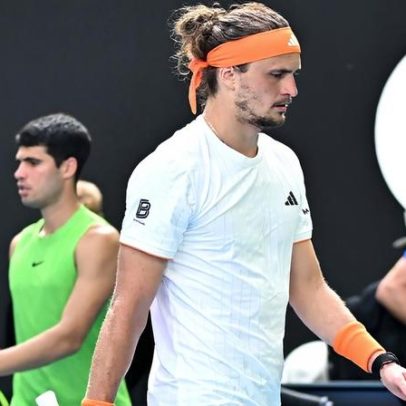 Zverev critica regra de tempo para cãibras