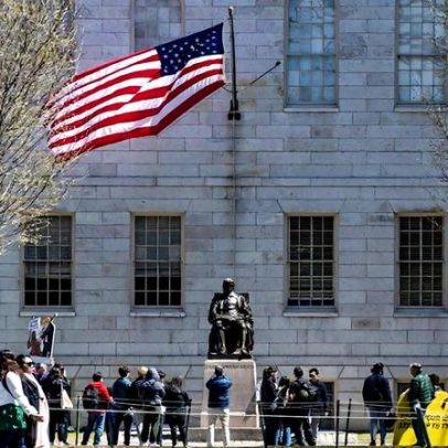 Pentágono encerra laços acadêmicos com Harvard