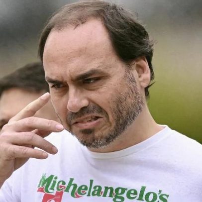 MP do Rio reabre investigação sobre rachadinha ligada a Carlos Bolsonaro
