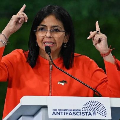 Presidente interina da Venezuela promete eleições livres