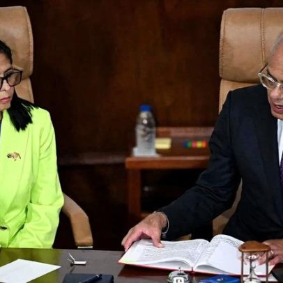 Parlamento da Venezuela adia sessão para aprovar lei de anistia