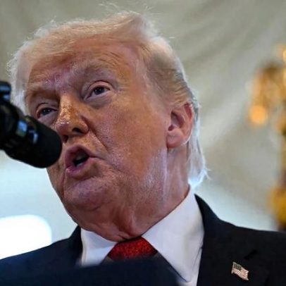 Trump assina decreto para impor tarifa global adicional de 10%