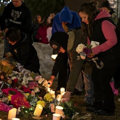 Homenagem em Tumbler Ridge após tiroteio em escola; polícia identifica atiradora