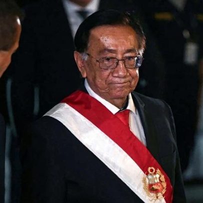 José María Balcázar é eleito presidente interino do Peru