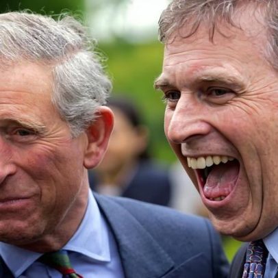 Charles III afirma que a lei deve seguir seu curso após detenção de Andrew
