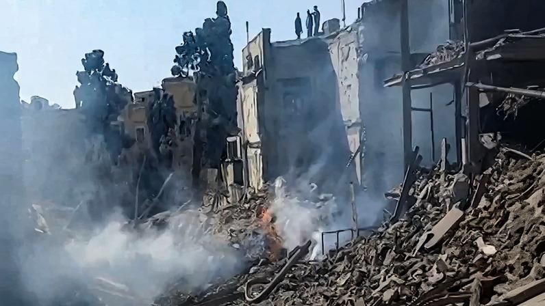 Cenário de destruição após ataques dos EUA e Israel em Teerã – imagem: AFP/UGC