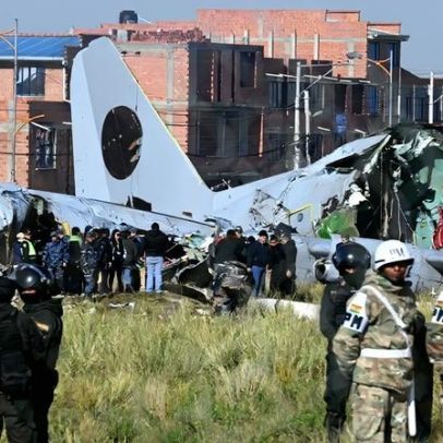 Avião que transportava dinheiro cai na Bolívia e 20 morrem