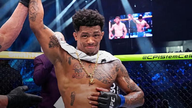 Vinicius Oliveira é anunciado vencedor na luta contra Said Nurmagomedov no UFC Arábia Saudita, em fevereiro de 2025. (Chris Unger/Zuffa LLC)