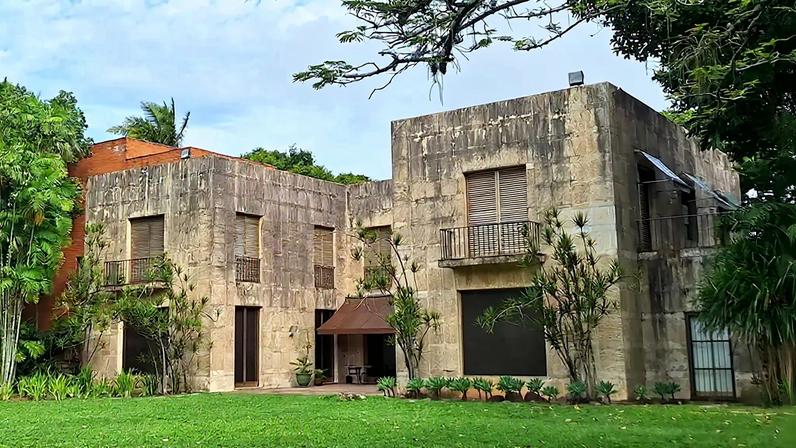 Fotografia da Casa sede do Museu Chácara do Céu no Rio de Janeiro, Brasil.