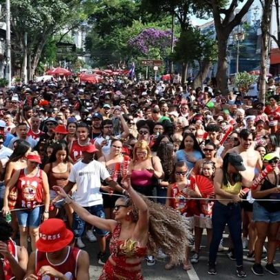 Mulheres enfrentam relatos de assédio durante o carnaval