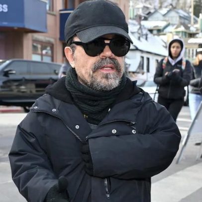Peter Dinklage salva colunista lendário de degrau congelado