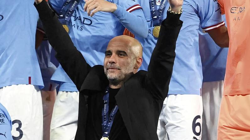 Pep Guardiola teve mesmo motivos para agradecer aos céus – Imagem: Franck Fife/AFP