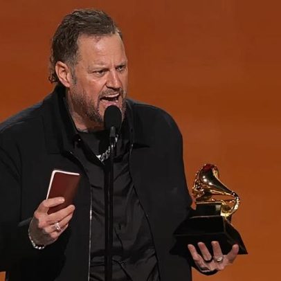 Jelly Roll prega Jesus ao receber Grammy, Cristo é para todos