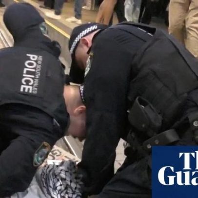 Violência policial em protesto em Sydney contra israelense preocupa especialistas