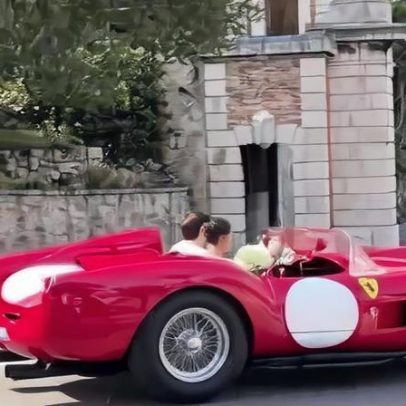Charles Leclerc casa com modelo francesa e desfila com Ferrari icônico em Mônaco