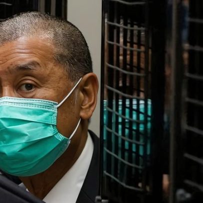 UE pede libertação imediata de Jimmy Lai após acusação politicamente motivada