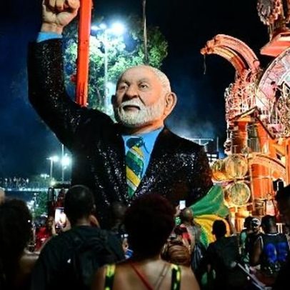 Oposição critica desfile em homenagem a Lula; Novo promete pedir inelegibilidade