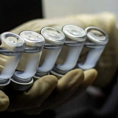 Brasil fica para trás na corrida vacinal por falta de vacinas próprias