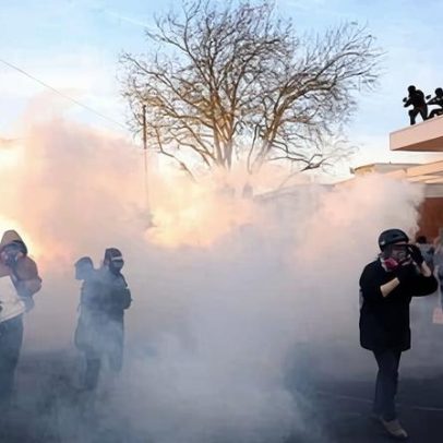 Prefeito de Portland pede retirada do ICE após protestos com gás lacrimogênio