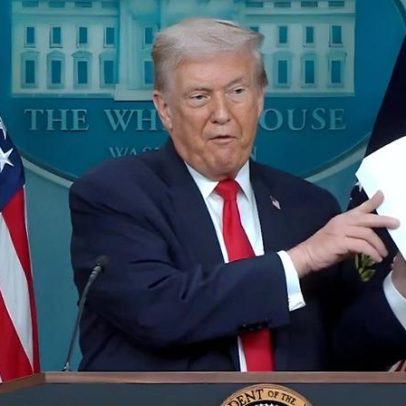Trump acusa Harvard de antissemita e cobra US$ 1 bi