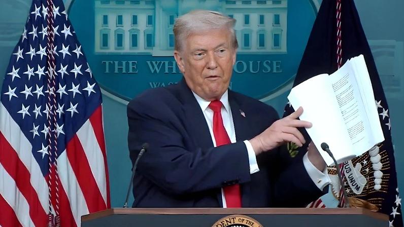 Donald Trump critica Harvard e anuncia corte de relações com a universidade.