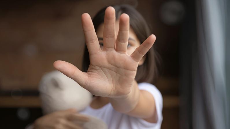 Jonathan Peternel, filho de pastor, condenado por exploração infantil e posse de material ilegal.