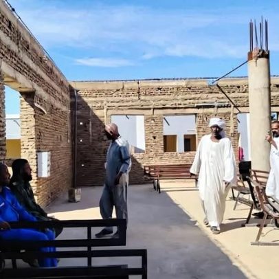 Sudão usa burocracia para atrasar reconstrução e culto em igreja