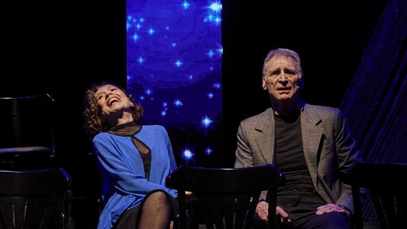 Natália do Vale e Herson Capri em cena da peça 'A Sabedoria dos Pais'