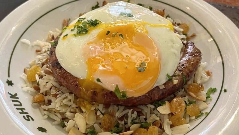 Merguez a cavalo do Shuk