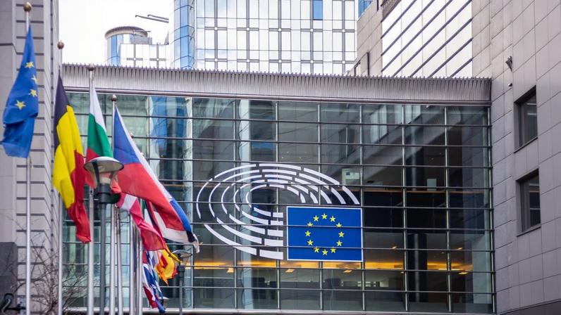 Parlamento Europeu aprova resolução sobre cristianofobia e discriminação religiosa.