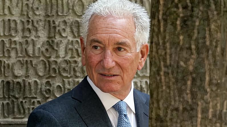 Charles Kushner, the US ambassador to France.