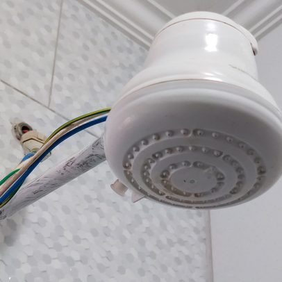 Revelam o inventor do chuveiro elétrico e seu legado