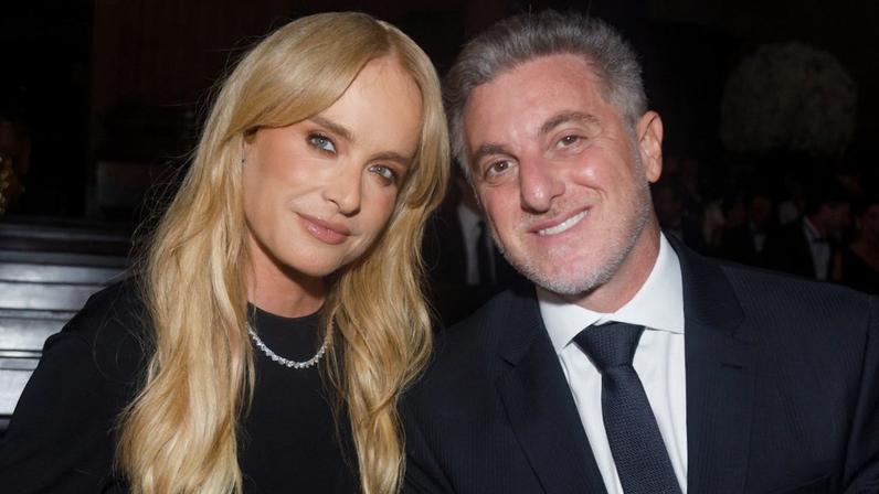 Sem calcinha? Angélica rouba a cena com vestido de recorte sexy em casamento de herdeira de bilionário. Fotos!